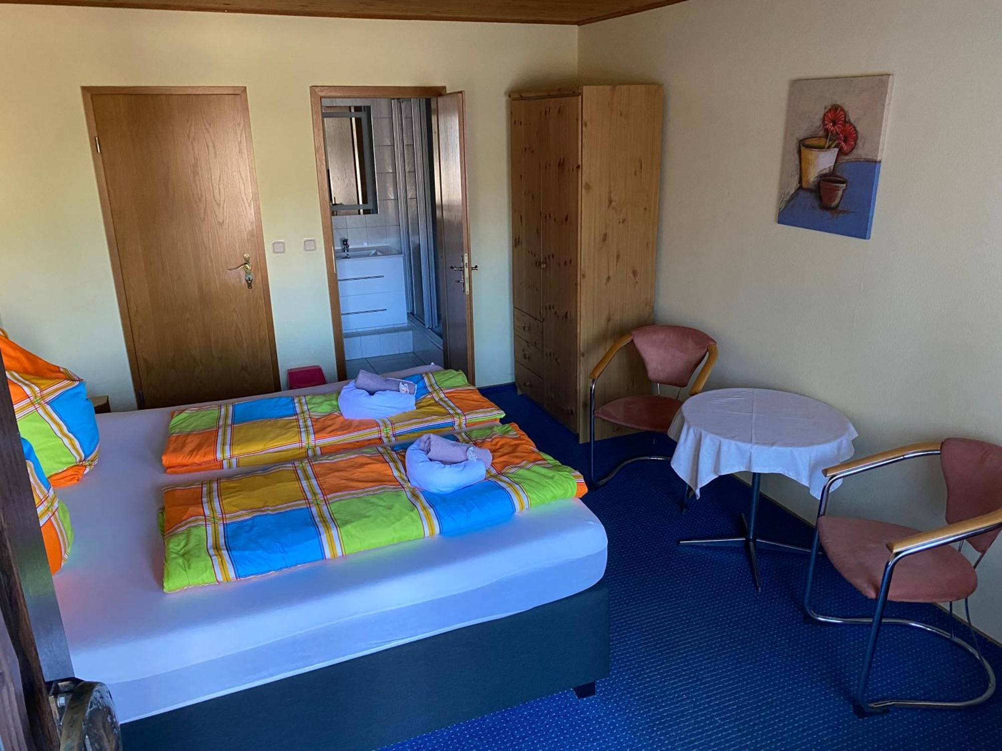 Motel Zur Festwiese Gierstadt ภายนอก รูปภาพ