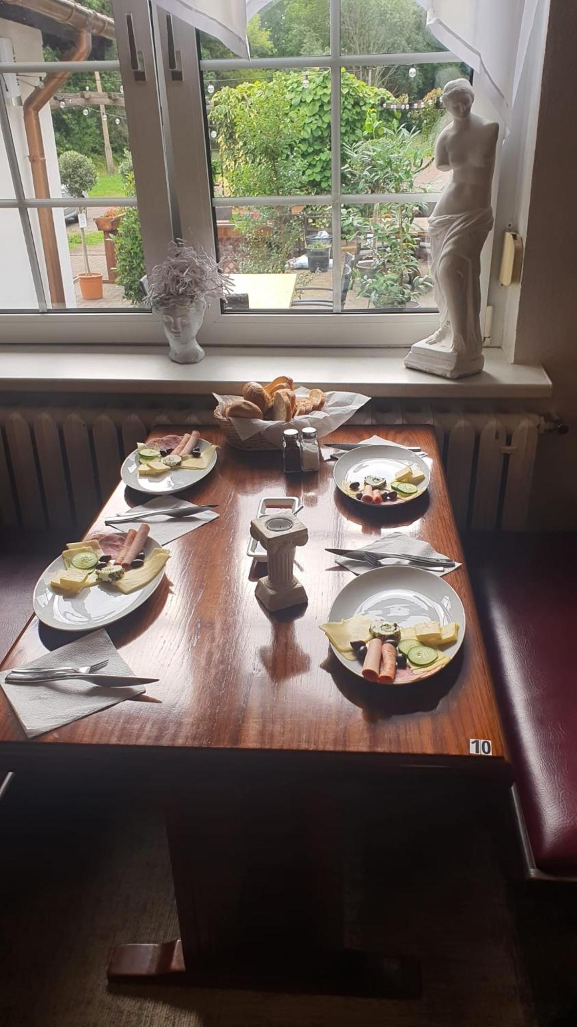 Motel Zur Festwiese Gierstadt ภายนอก รูปภาพ