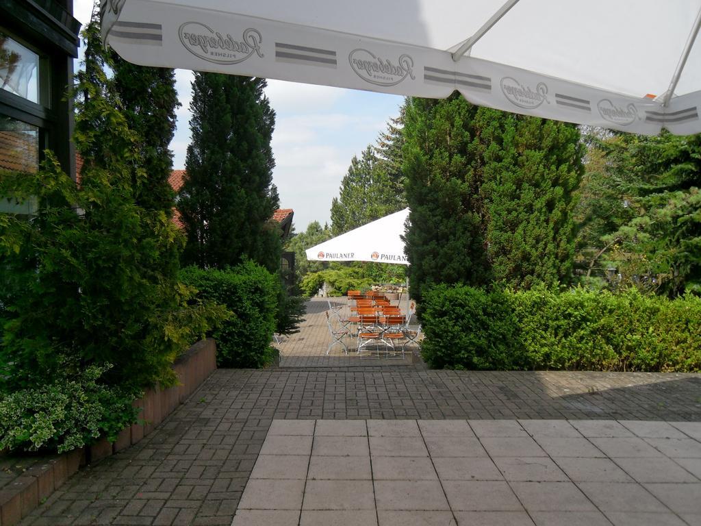 Motel Zur Festwiese Gierstadt ภายนอก รูปภาพ