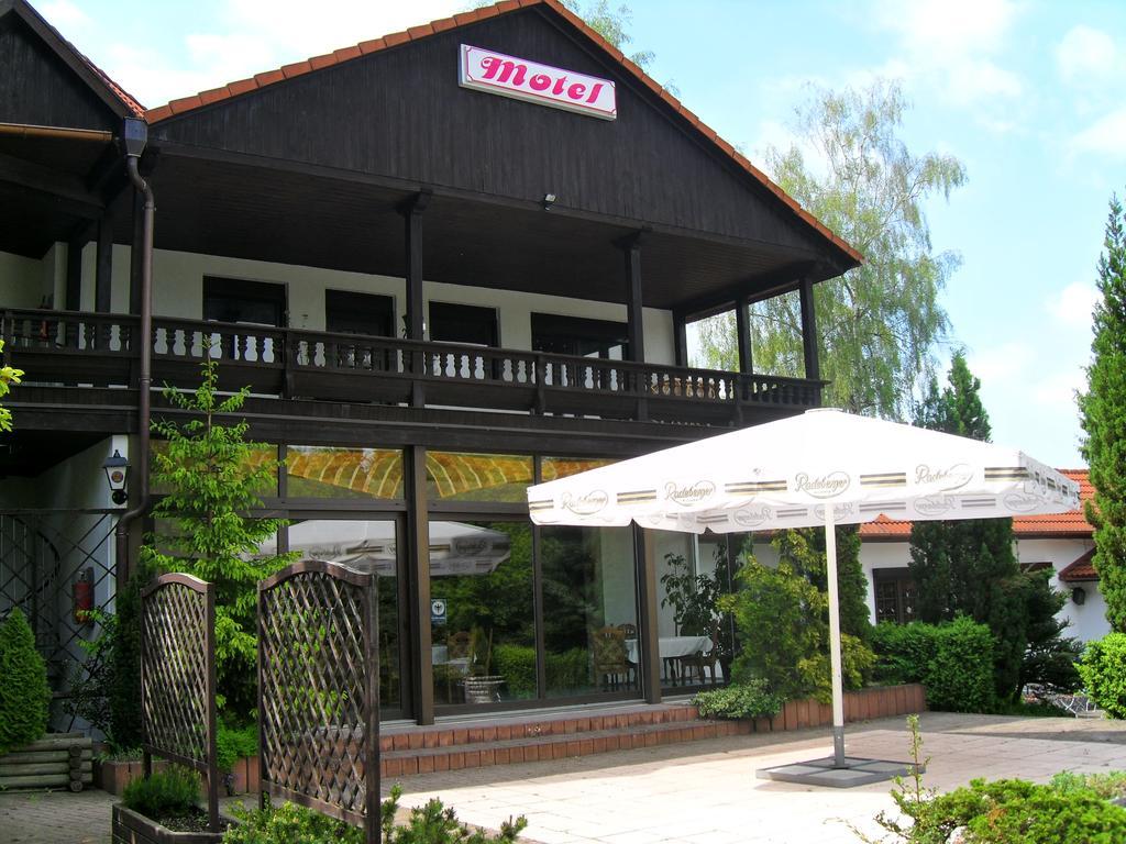 Motel Zur Festwiese Gierstadt ภายนอก รูปภาพ