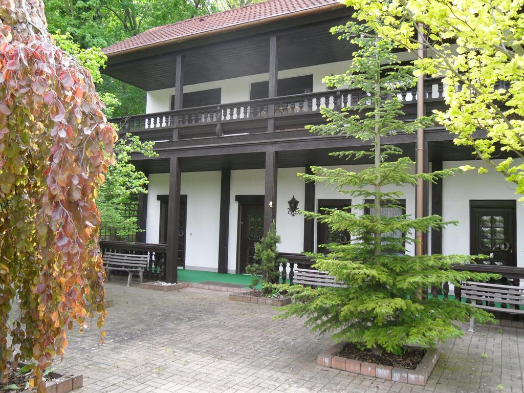 Motel Zur Festwiese Gierstadt ภายนอก รูปภาพ