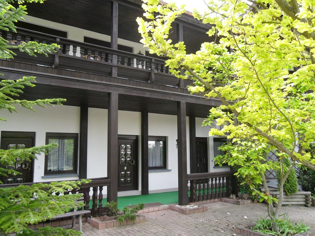 Motel Zur Festwiese Gierstadt ภายนอก รูปภาพ