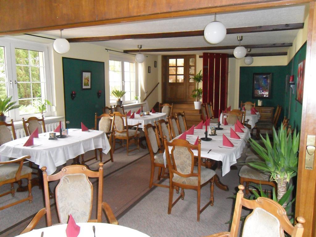 Motel Zur Festwiese Gierstadt ภายนอก รูปภาพ