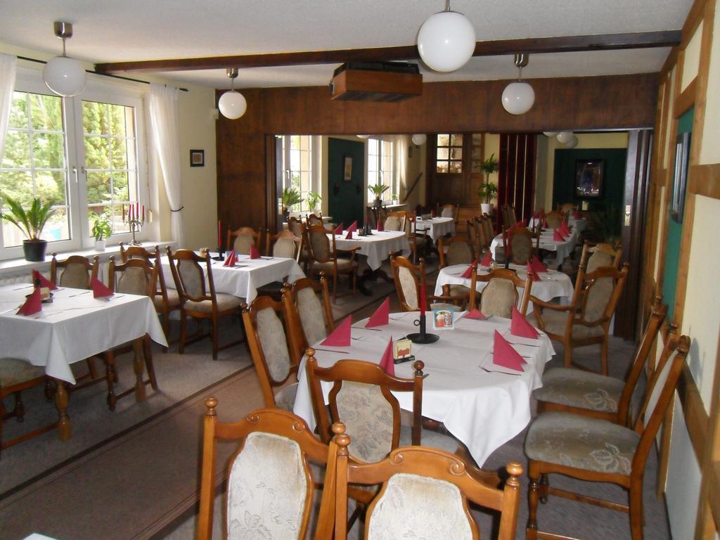 Motel Zur Festwiese Gierstadt ภายนอก รูปภาพ