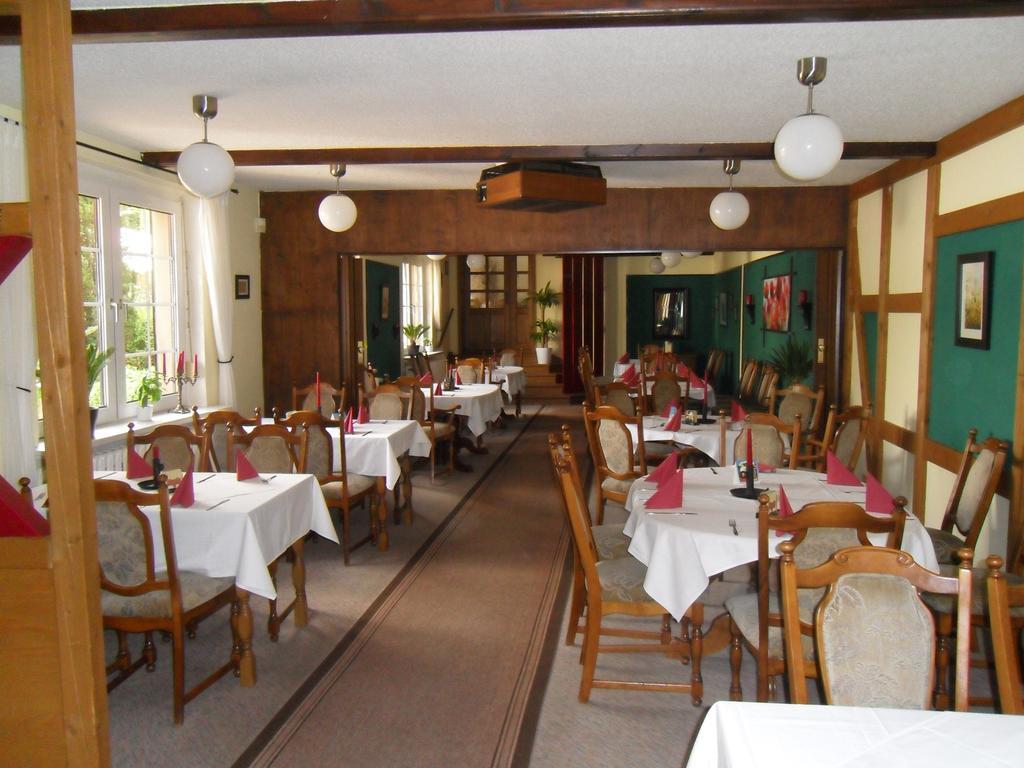 Motel Zur Festwiese Gierstadt ภายนอก รูปภาพ