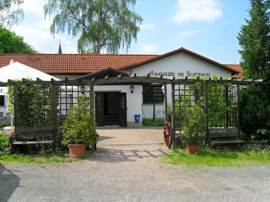 Motel Zur Festwiese Gierstadt ภายนอก รูปภาพ