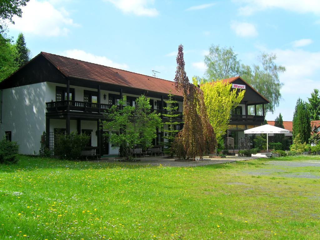 Motel Zur Festwiese Gierstadt ภายนอก รูปภาพ