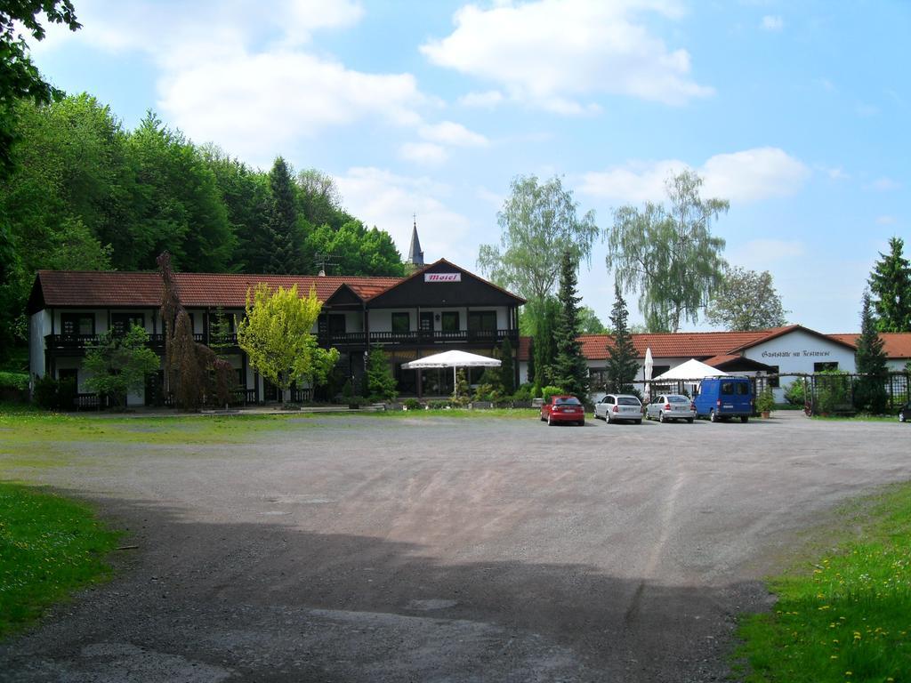 Motel Zur Festwiese Gierstadt ภายนอก รูปภาพ